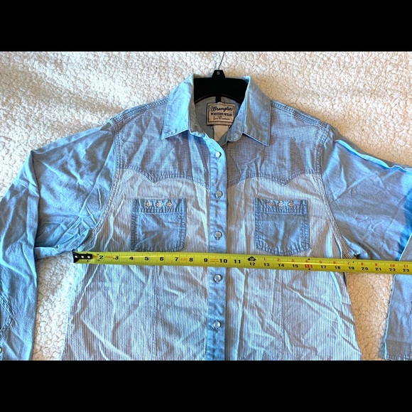 Vintage Wrangler Western Denim Button Down Shirt - Picture 13 of 14